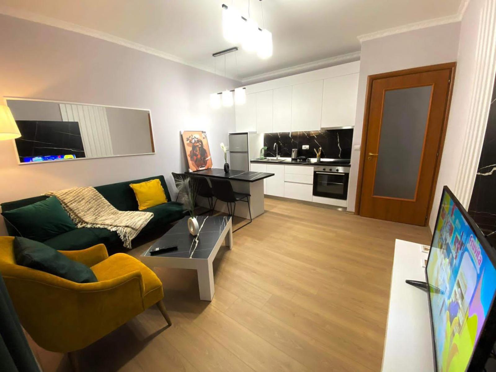 Signature 11 Tirana
